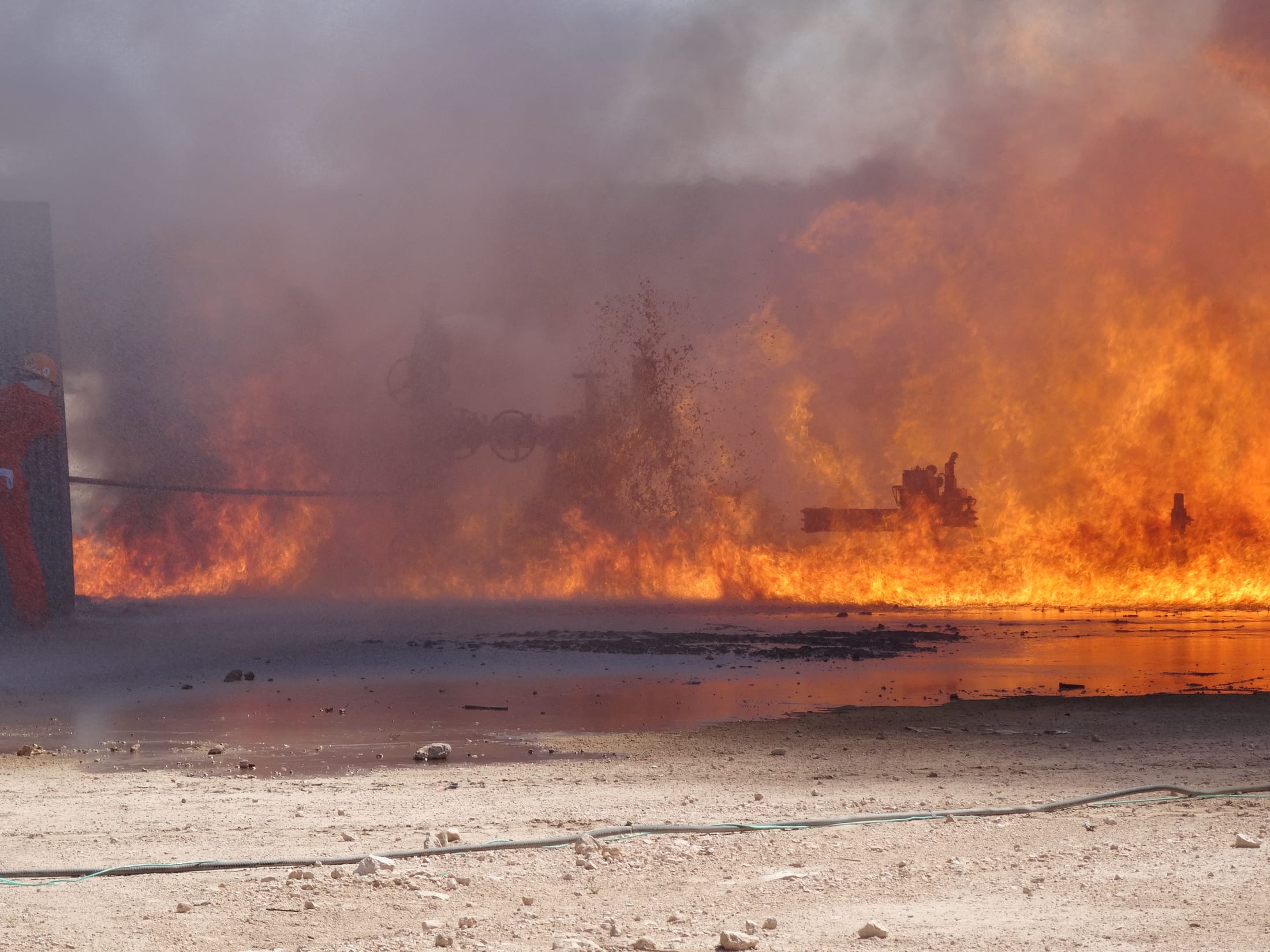 A wellhead venting fluid near response equipment during an active event